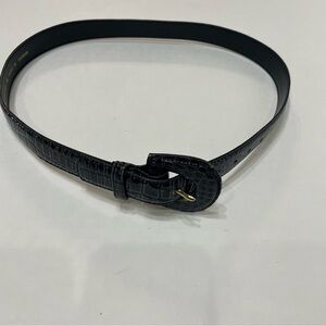 DANE Elegant Black Leather Belt. 34” long. Size M. Pre-owned has  signs of wear.